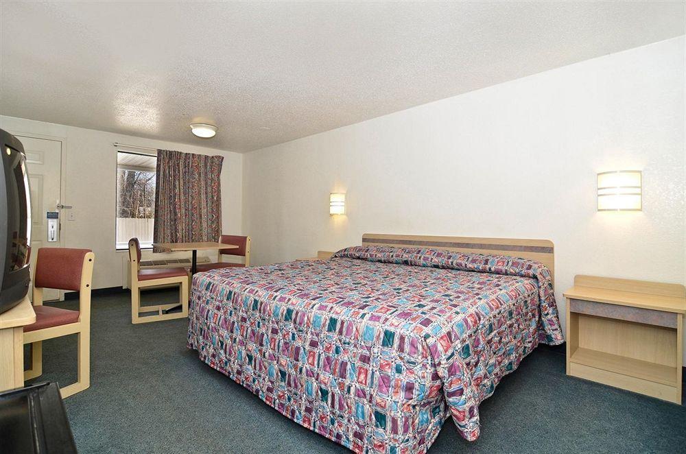 Mentor Home Inn And Suites Pokoj fotografie